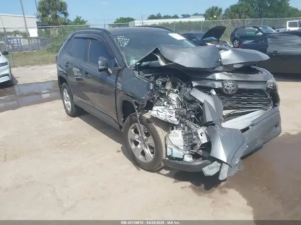 2T3W1RFV9MC106111 2021 TOYOTA RAV 4 - Image 1
