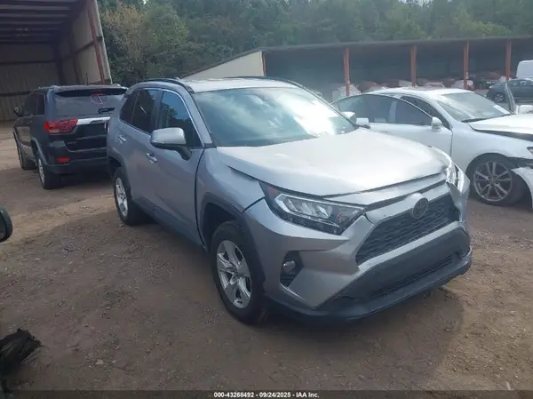 2T3W1RFV9MC128383 2021 TOYOTA RAV 4 - Image 1