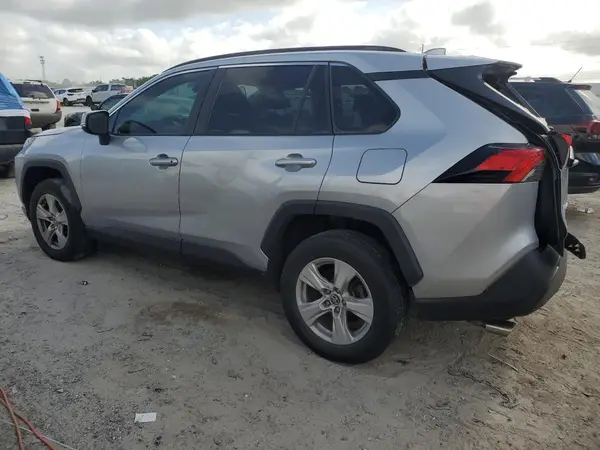 2T3W1RFV9MC128500 2021 TOYOTA RAV 4 - Image 2
