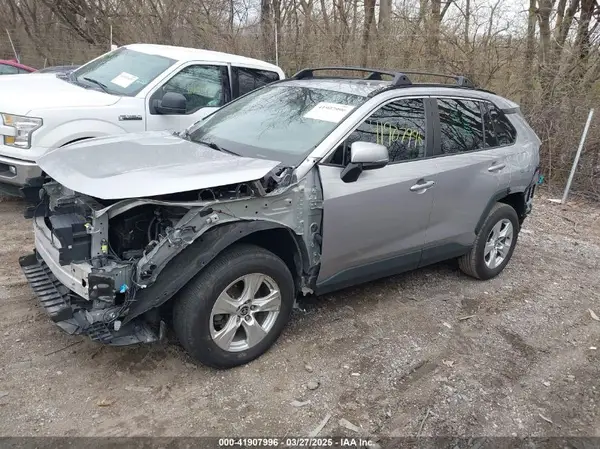 2T3W1RFV9MC164249 2021 TOYOTA RAV 4 - Image 2