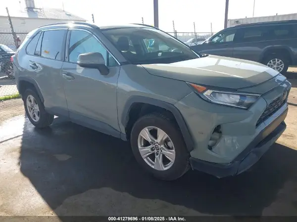 2T3W1RFV9MW162824 2021 TOYOTA RAV 4 - Image 1