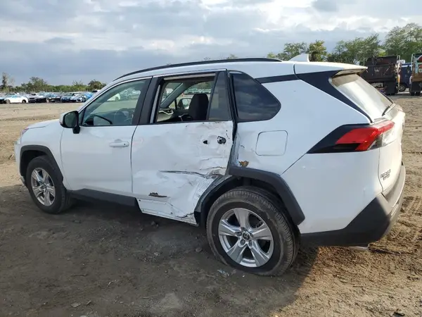 2T3W1RFV9MW165173 2021 TOYOTA RAV 4 - Image 2