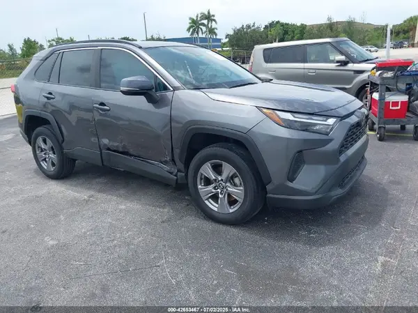 2T3W1RFV9NC182736 2022 TOYOTA RAV 4 - Image 1