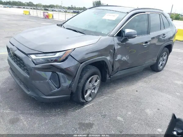 2T3W1RFV9NC182736 2022 TOYOTA RAV 4 - Image 2