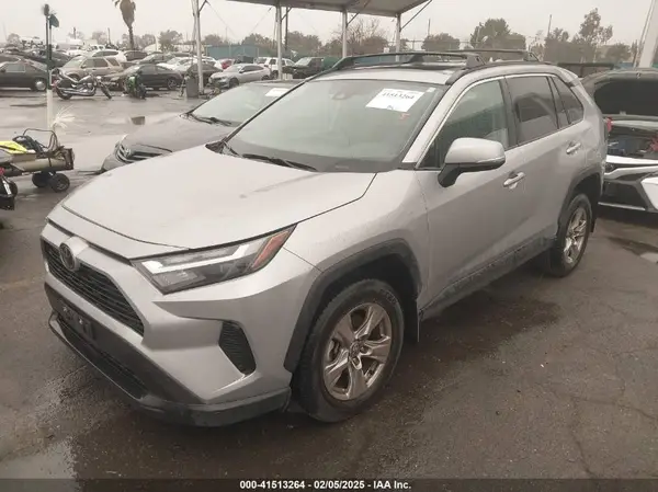 2T3W1RFV9NC186124 2022 TOYOTA RAV 4 - Image 2