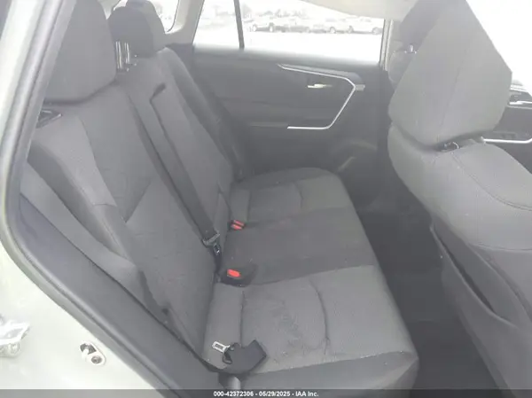 2T3W1RFV9NW190379 2022 TOYOTA RAV 4 - Image 8
