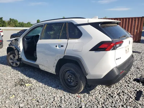 2T3W1RFV9NW215670 2022 TOYOTA RAV 4 - Image 2