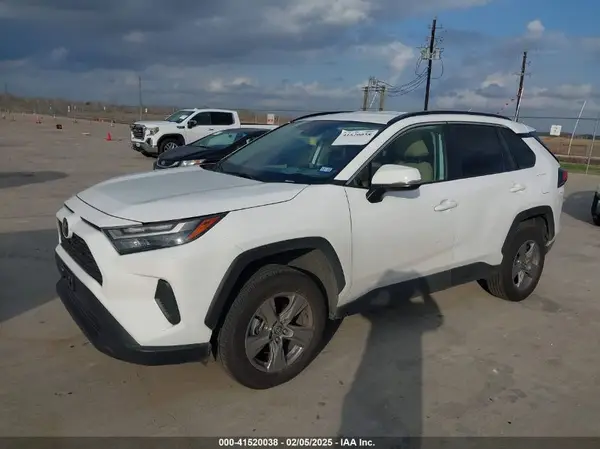 2T3W1RFV9RC257957 2024 TOYOTA RAV 4 - Image 2