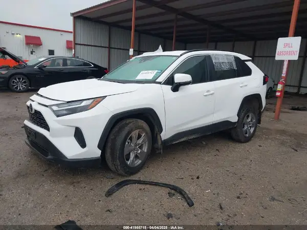 2T3W1RFV9RC298637 2024 TOYOTA RAV 4 - Image 2