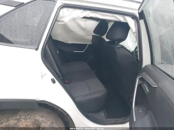 2T3W1RFV9RC298637 2024 TOYOTA RAV 4 - Image 8
