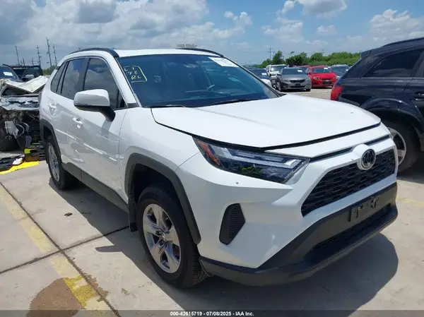 2T3W1RFV9RC300760 2024 TOYOTA RAV 4 - Image 1