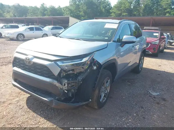 2T3W1RFV9RW314785 2024 TOYOTA RAV 4 - Image 2