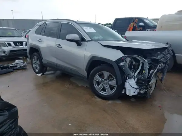 2T3W1RFVINC173321 2022 TOYOTA RAV 4 - Image 1