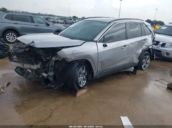 2T3W1RFVINC173321 2022 TOYOTA RAV 4 - Image 2
