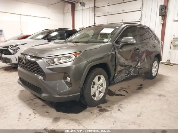 2T3W1RFVXLC037931 2020 TOYOTA RAV 4 - Image 2