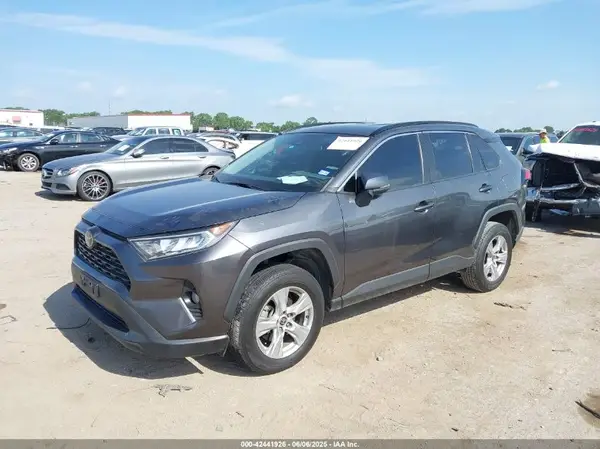 2T3W1RFVXMC129607 2021 TOYOTA RAV 4 - Image 2