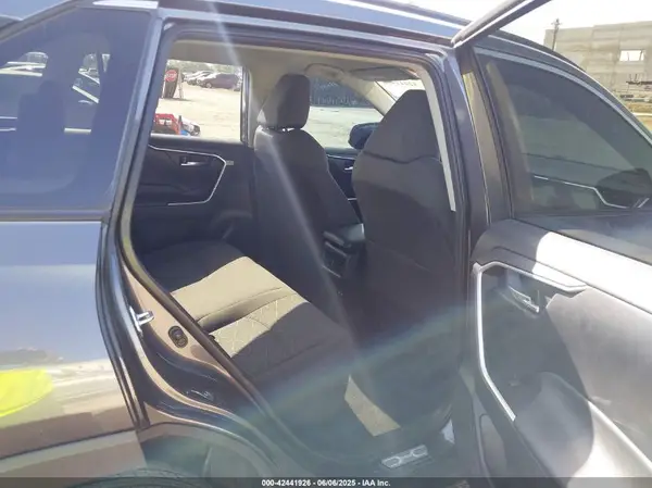 2T3W1RFVXMC129607 2021 TOYOTA RAV 4 - Image 8