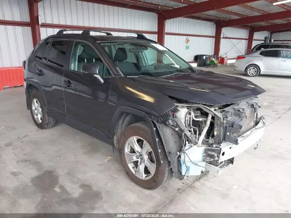 2T3W1RFVXMW122946 2021 TOYOTA RAV 4 - Image 1