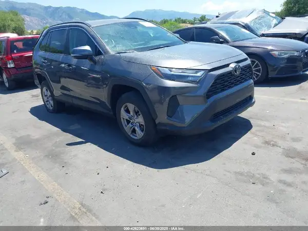 2T3W1RFVXNC211080 2022 TOYOTA RAV 4 - Image 1