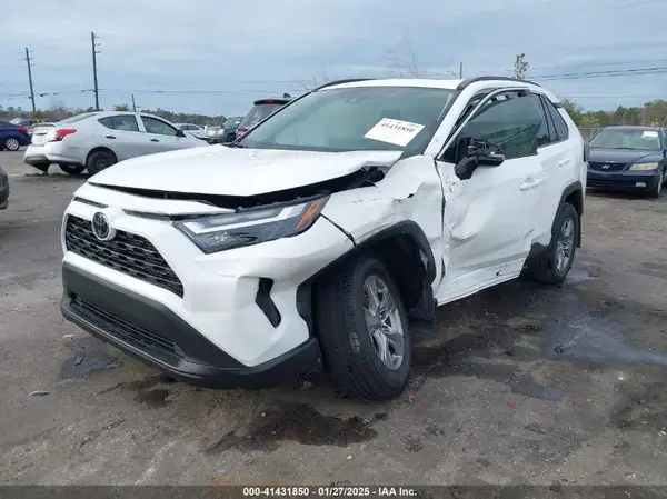 2T3W1RFVXRC258860 2024 TOYOTA RAV 4 - Image 2