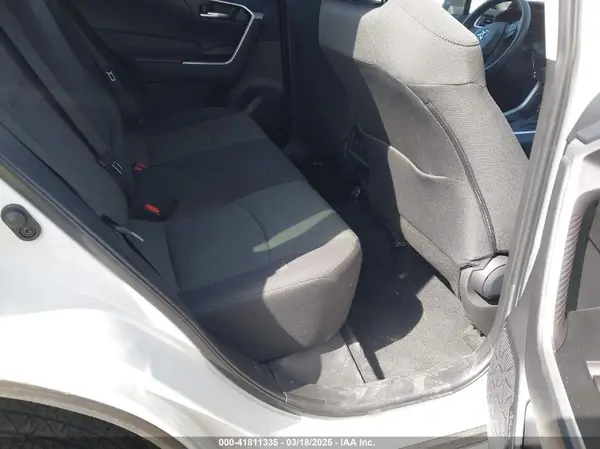 2T3W1RFVXRW325990 2024 TOYOTA RAV 4 - Image 8
