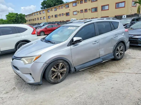2T3WFREV0HW364640 2017 TOYOTA RAV 4 - Image 1