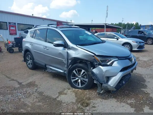 2T3WFREV0JW419674 2018 TOYOTA RAV 4 - Image 1
