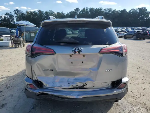 2018 TOYOTA RAV 4 auction photo 6
