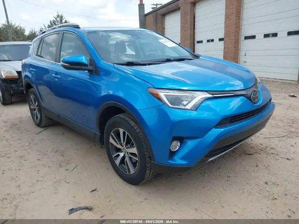 2T3WFREV0JW489143 2018 TOYOTA RAV 4 - Image 1