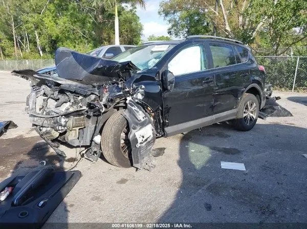2T3WFREV1HW335616 2017 TOYOTA RAV 4 - Image 2