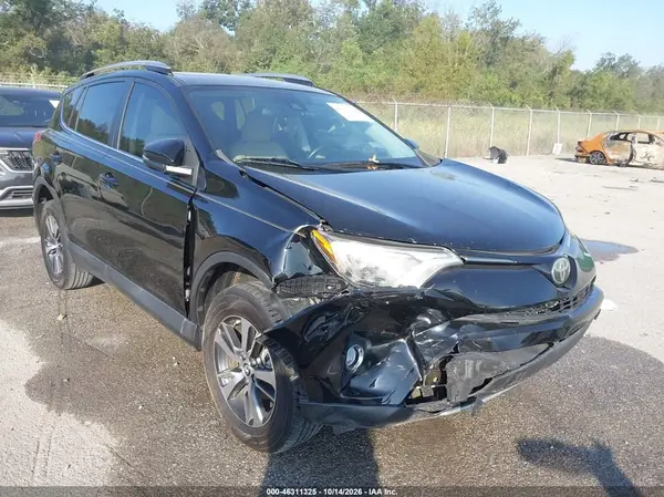 2T3WFREV1HW336586 2017 TOYOTA RAV 4 - Image 1