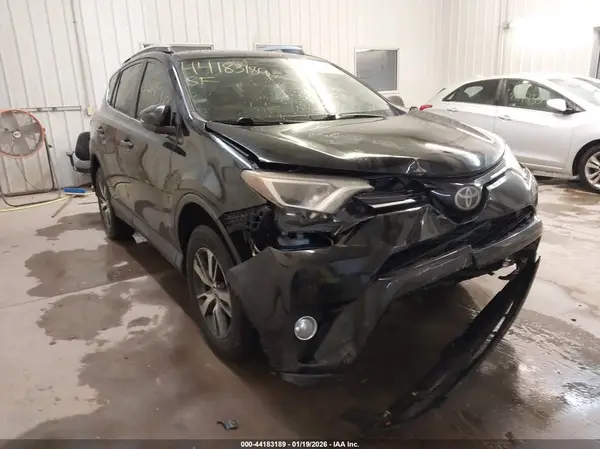 2T3WFREV1HW389322 2017 TOYOTA RAV 4 - Image 1