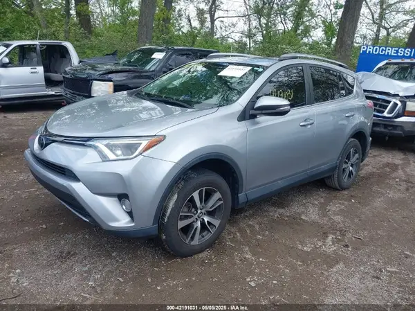 2T3WFREV1JW427878 2018 TOYOTA RAV 4 - Image 2