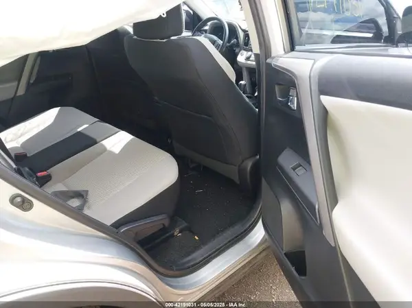 2T3WFREV1JW427878 2018 TOYOTA RAV 4 - Image 8
