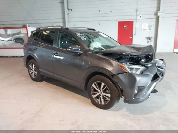 2T3WFREV1JW439979 2018 TOYOTA RAV 4 - Image 1
