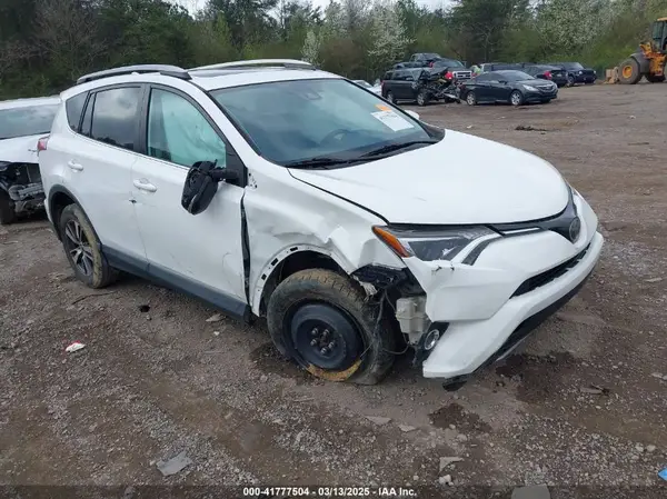 2T3WFREV1JW442963 2018 TOYOTA RAV 4 - Image 1