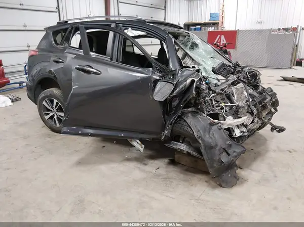 2T3WFREV1JW482654 2018 TOYOTA RAV 4 - Image 1