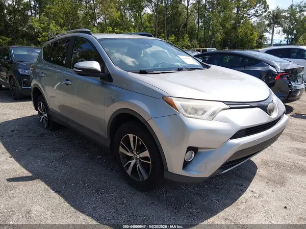 2T3WFREV1JW489426 2018 TOYOTA RAV 4 - Image 1