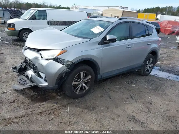 2T3WFREV1JW520562 2018 TOYOTA RAV 4 - Image 2