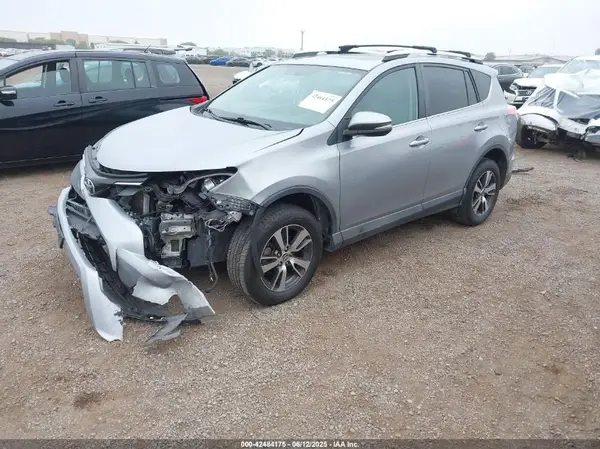 2T3WFREV2GW250637 2016 TOYOTA RAV 4 - Image 2