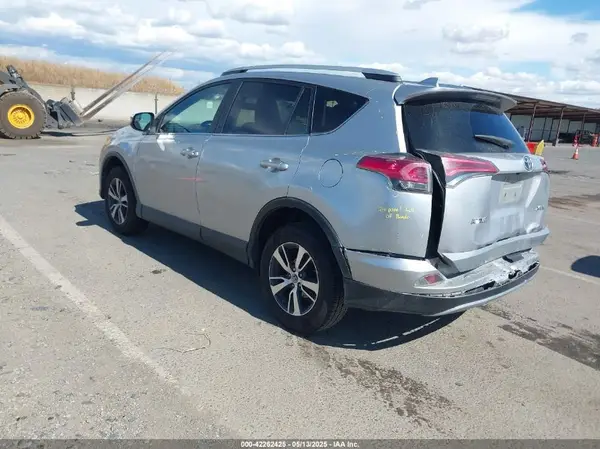 2016 TOYOTA RAV 4 IAAI lot 42262425 auction photo 3