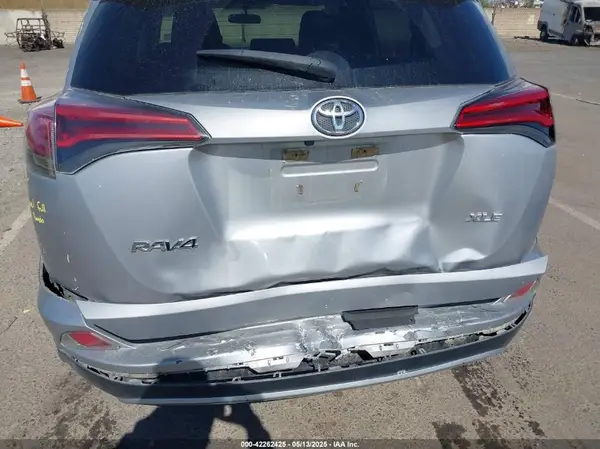 2016 TOYOTA RAV 4 IAAI lot 42262425 auction photo 6