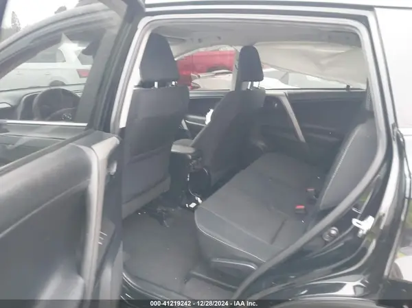 2T3WFREV2HW336371 2017 TOYOTA RAV 4 - Image 8