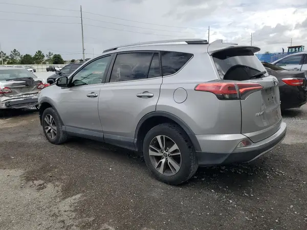 2T3WFREV2HW352330 2017 TOYOTA RAV 4 - Image 2
