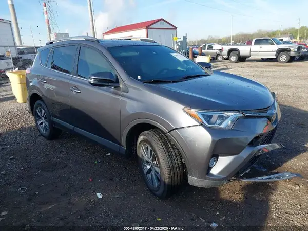 2T3WFREV2JW411821 2018 TOYOTA RAV 4 - Image 1