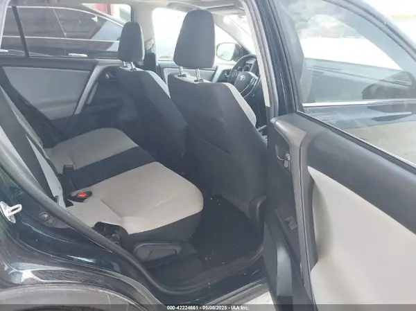 2T3WFREV2JW418817 2018 TOYOTA RAV 4 - Image 8
