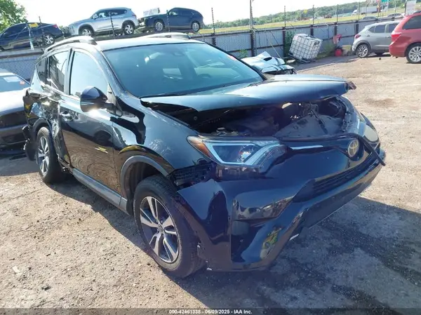 2T3WFREV2JW433981 2018 TOYOTA RAV 4 - Image 1