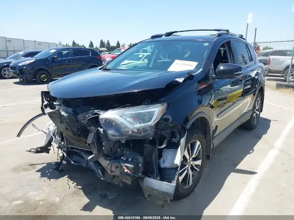 2T3WFREV2JW447623 2018 TOYOTA RAV 4 - Image 2