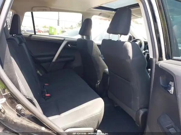 2T3WFREV2JW447623 2018 TOYOTA RAV 4 - Image 8