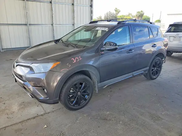 2T3WFREV2JW483909 2018 TOYOTA RAV 4 - Image 1